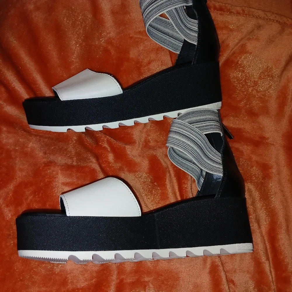 Sorel Black and White Women's Platform Sandals